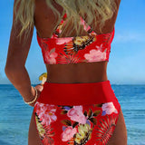 Bikini s kontrastnim cvetnim uzorkom i izrezom