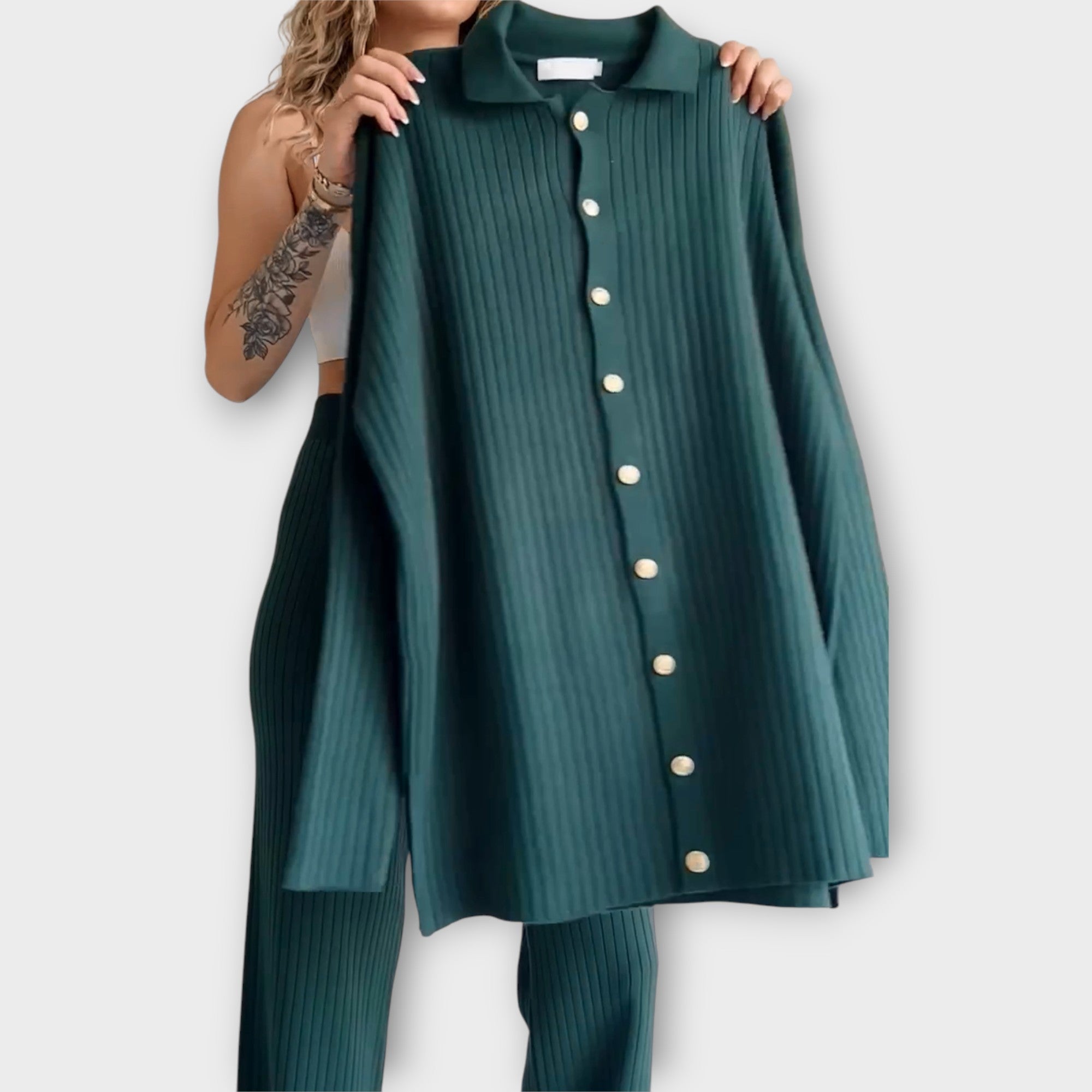 Elisa | Komplet sa detaljima i elegantnom linijom