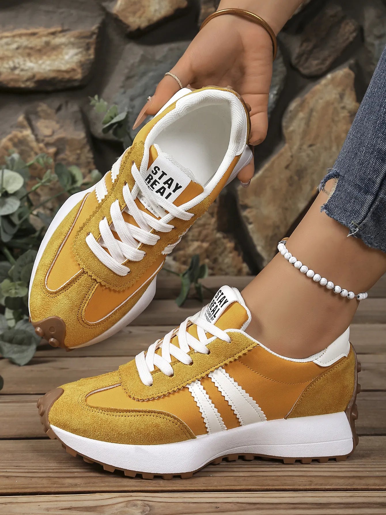 Sneakersy damskie w stylu retro - kolor czarny