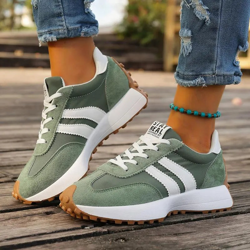 Sneakersy damskie w stylu retro - kolor czerwony
