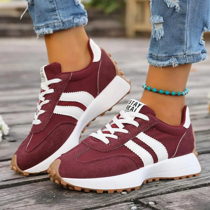 Sneakersy damskie w stylu retro - kolor czerwony