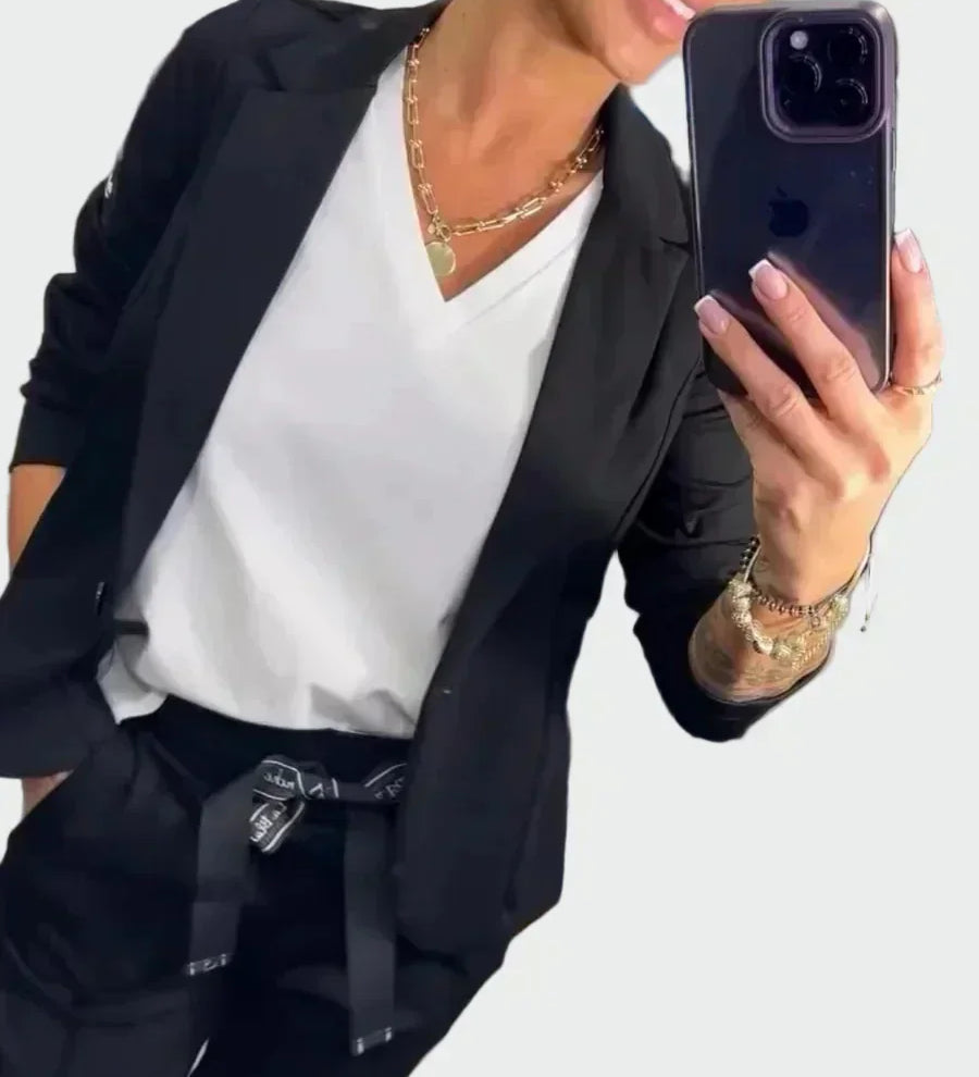 Leia | Nenametljivo elegantan dvodijelni kostim
