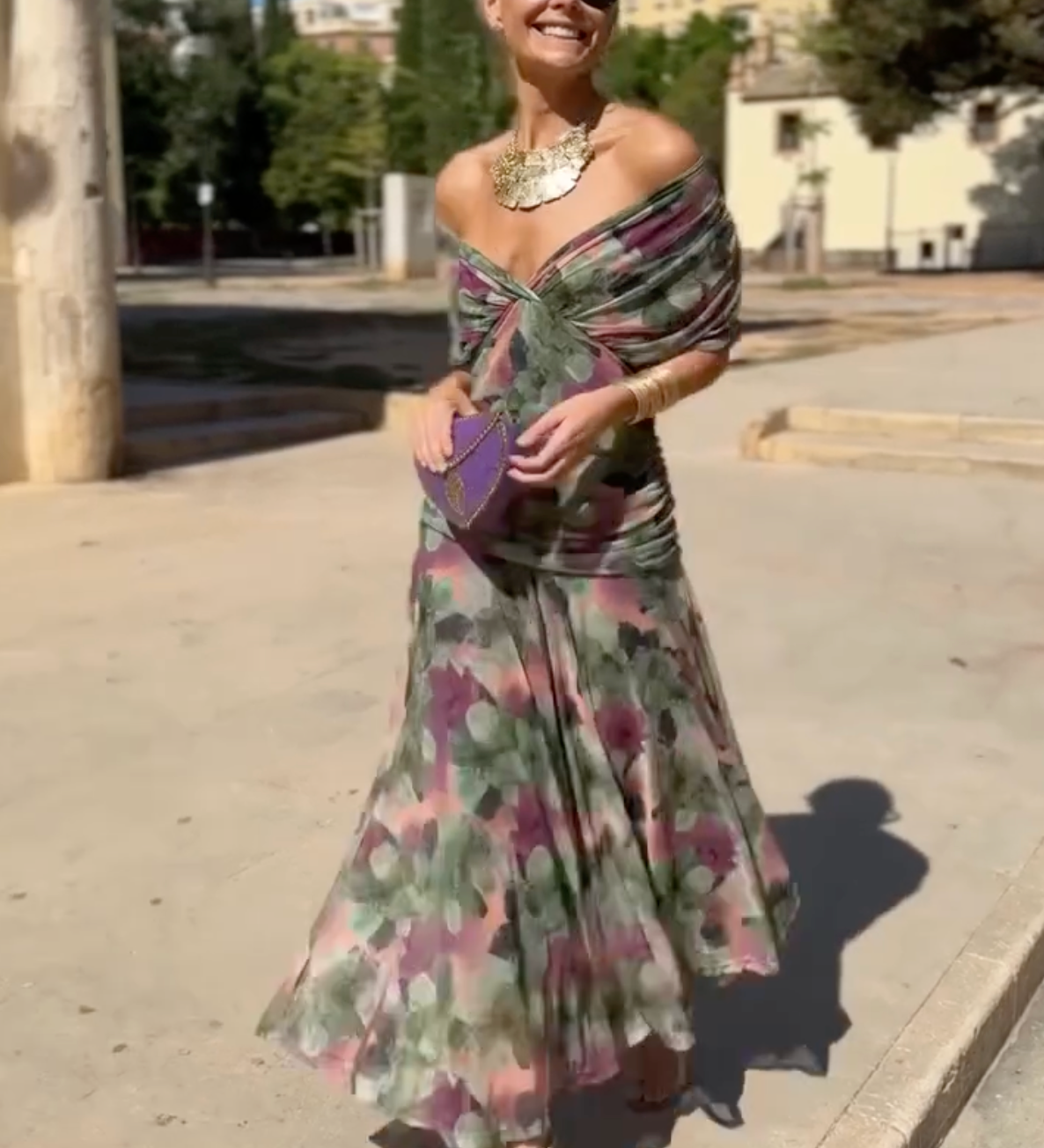 Sophia - Elegantna Haljina s Cvjetnim Plisiranim Dizajnom