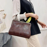 Mila — Vintage Torba s Elegantnim Zatvaranjem