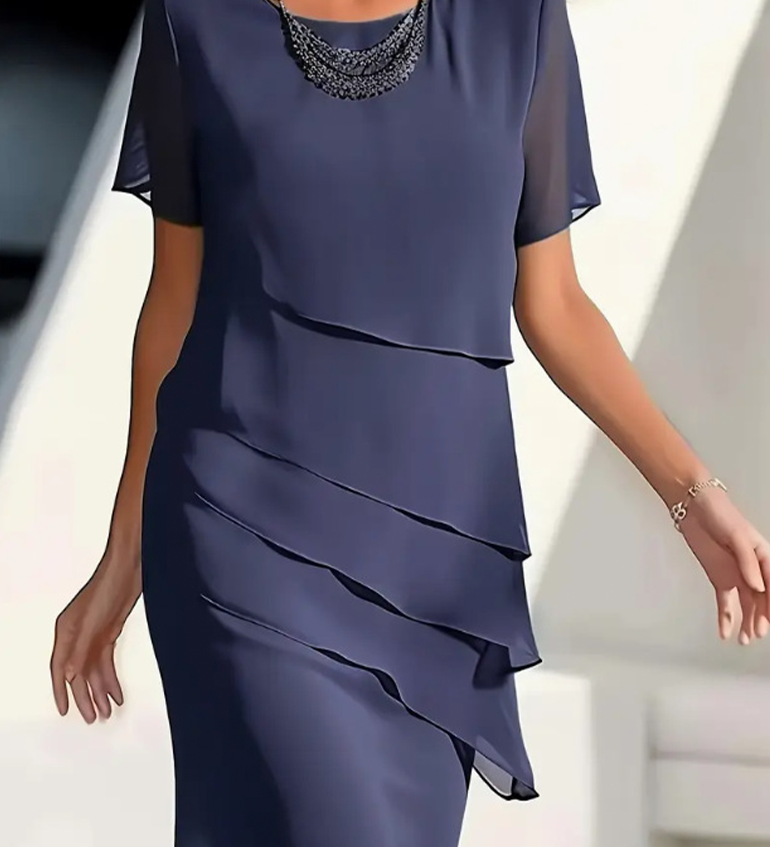 Aria - Vječna Chiffon Haljina s Višeslojnim Dizajnom
