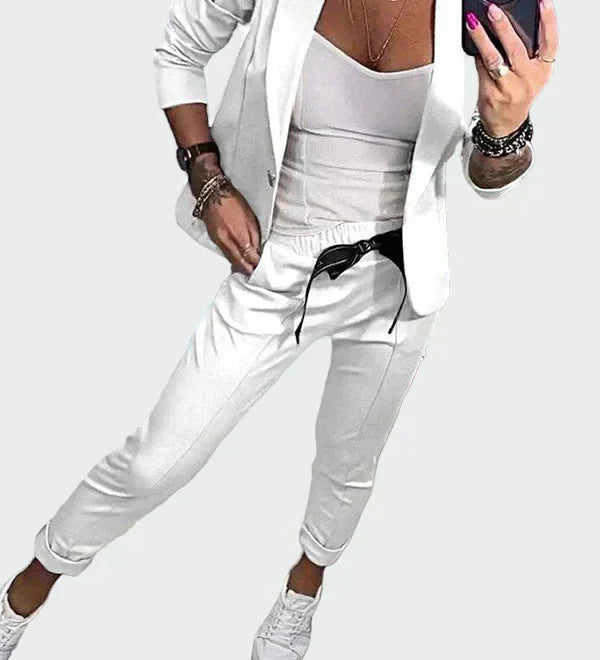 Leia | Nenametljivo elegantan dvodijelni kostim